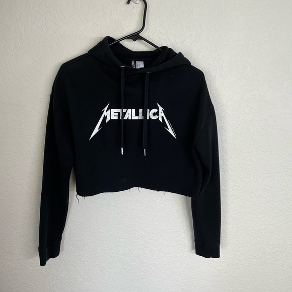 H&M Sweaters - H & M Divided Metallica hoodie